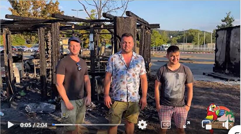 Valmir "Vali" Ferizi (Mitte) und seine Kollegen machen ihren Gästen in einer Videobotschaft auf Facebook Hoffnung.