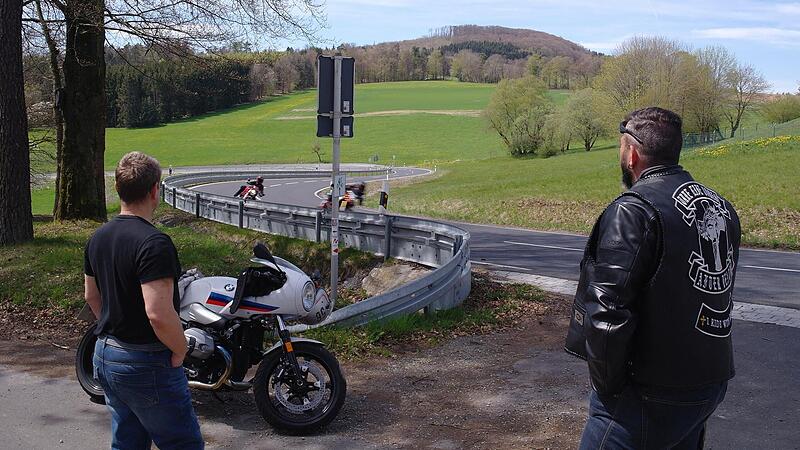 Nicht mehr nur zuschauen will die Gemeinde, wenn es um die L&auml;rmbel&auml;stigung durch den Motorradverkehr zwischen den Ortsteilen Kothen und Motten geht, und hat eine Resolution verfasst.