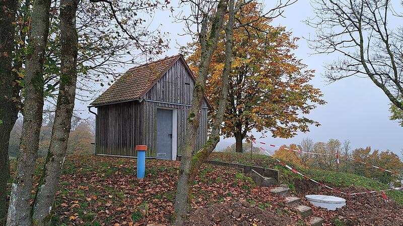 Der Hochbehälter Regensberg in der Gemeinde Kunreuth muss erneuert werden.Forchheim & Fränkische Schweiz Der Hochbehälter Regensberg in der Gemeinde Kunreuth muss erneuert werden.Forchheim & Fränkische Schweiz