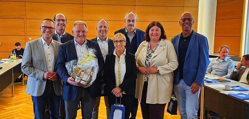 Von links: Mario G&ouml;tz (Landrat Bad Kissingen), Dieter Muth, Matthias Klement, Johannes Krumm, Judith Dekant, Fridolin Zehner, Katja Habersack, Gerd Kleinhenz.