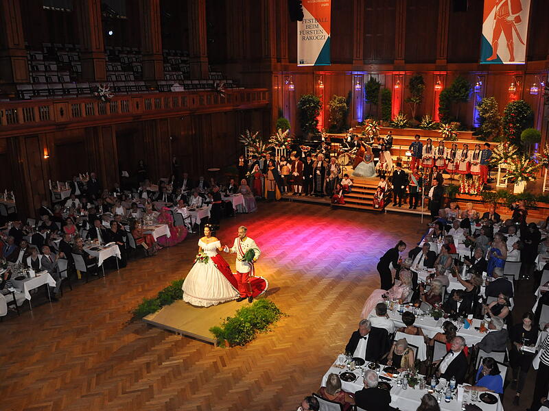 Rakoczy 2024: Festball mit Einzug des Kaiserpaares