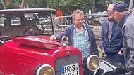 Fachsimpeln ist fester Bestandteil des Oldtimerfr&uuml;hschoppens.