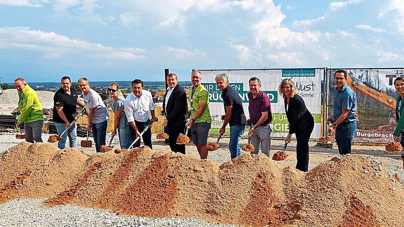 Spatenstich: Jetzt kann gebaut werden.Elke Pieger