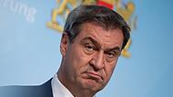 Markus Söder bei der kurzfristig anberaumten Pressekonferenz am Sonntag. Er hält an seinem Stellvertreter Hubert Aiwanger (Freie Wähler) fest. Markus Söder bei der kurzfristig anberaumten Pressekonferenz am Sonntag. Er hält an seinem Stellvertreter Hubert Aiwanger (Freie Wähler) fest.