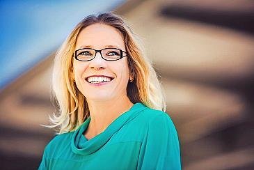 Beraterin Anja Falkowski steht Frauen bei Fragen und Herausforderungen im Berufskontext mit Rat und Tat zur Seite.