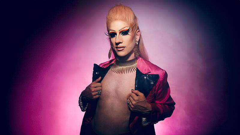 Die Dragqueen Vicky Voyage kommt am Rosenmontag ins Bamberger E.T.A.-Hoffmann-Theater.