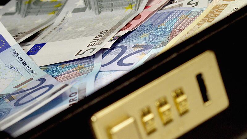 Die EU will  bei 10 000 Euro die Obergrenze für Bargeld-Zahlungen ziehen.
