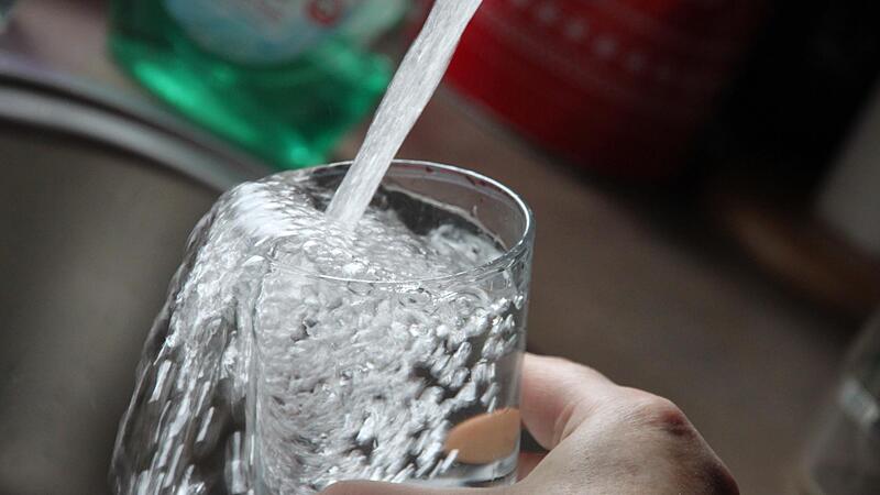 Der Gemeinderat Altenkunstadt unterstützt nicht die Resolution des Bayerischen Gemeindetages zum Wassercent. Einstimmig beschlossen wurde hingegen die Sanierung von Wasserleitungen und Kanälen sowie des Hochbehälters Spiesberg. Der Gemeinderat Altenkunstadt unterstützt nicht die Resolution des Bayerischen Gemeindetages zum Wassercent. Einstimmig beschlossen wurde hingegen die Sanierung von Wasserleitungen und Kanälen sowie des Hochbehälters Spiesberg.