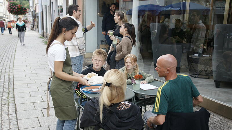 Caf&eacute; &bdquo;Koohi&rdquo; in Ludwigstra&szlig;e in Bad Br&uuml;ckenau er&ouml;ffnet