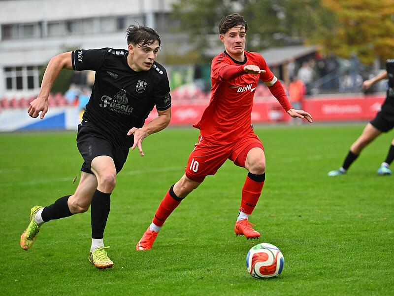 Paul Krau&szlig;old  (links) traf f&uuml;r den FC Eintracht Bamberg doppelt. Fabian P&ouml;zls Neumarkter gingen leer aus.