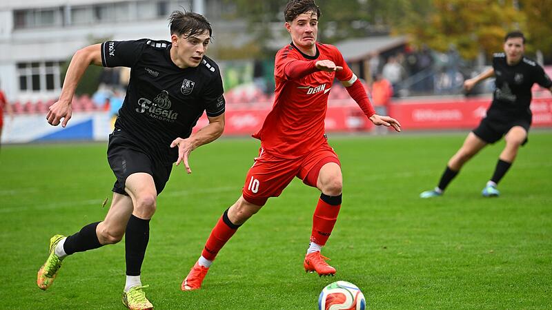 Paul Kraußold schießt Bamberg zum Sieg in Neumarkt Paul Kraußold (links) traf für den FC Eintracht Bamberg doppelt. Fabian Pözls Neumarkter gingen leer aus.