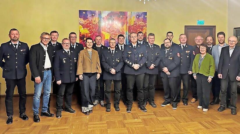 In Ebermannstadt wurden die aktiven Feuerwehrleute f&uuml;r langj&auml;hrigen Einsatz gew&uuml;rdigt.