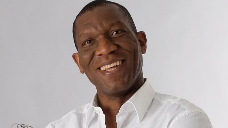 Dr. Dodo Liad&eacute; ist eigentlich promovierter Politologe &ndash; aber er hat sich gegen ein Leben in der Politik entschieden und ist stattdessen &bdquo;kulinarischer Botschafter&ldquo; f&uuml;r Afrika geworden.