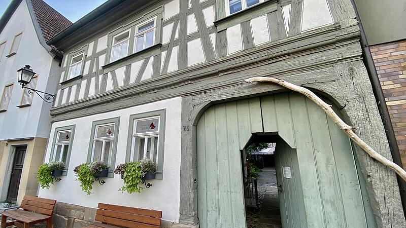 Das Alten- und Pflegeheim  der Flender’schen Spitalstiftung befindet sich mitten in Seßlach.