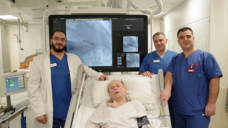 Reinhard B&auml;tz wurde ein lebenswichtiger Herzschrittmacher implantiert.