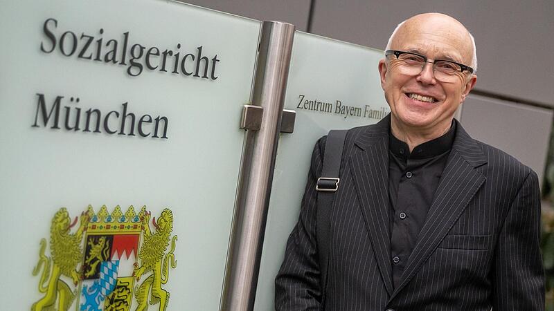 Augenarzt Gernot Petzold war am Donnerstagmorgen vor Prozessbeginn guter Dinge. Der Kulmbach klagt gegen die Kassenärztliche Vereinigung Bayerns wegen Honorarabzugs.
