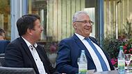 Gutgelaunt in Bad Br&uuml;ckenau: Bayerns Innenminister Joachim Herrmann und sein Staatssekret&auml;r Sandro Kirchner beim Sommerempfang der &ouml;rtlichen CSU an der Georgihalle.