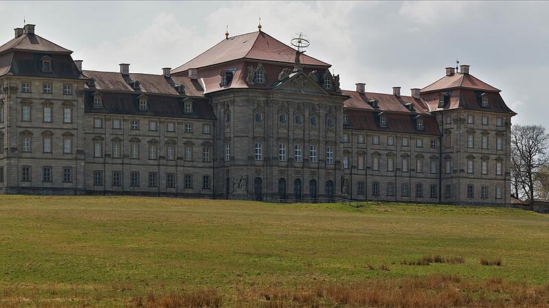 Das Schloss gibt auch von der Parkseite ein beeindruckendes Bild ab. Die Anlage wurde  als Englischer Landschaftspark angelegt.Bamberg