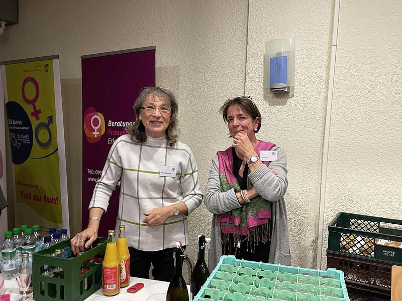 Die Frauen waren auf den Ansturm der Gäste vorbereitet.