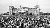 David Bowie - Konzert vor Reichstagsgebäude in Berlin David Bowie - Konzert vor Reichstagsgebäude in Berlin