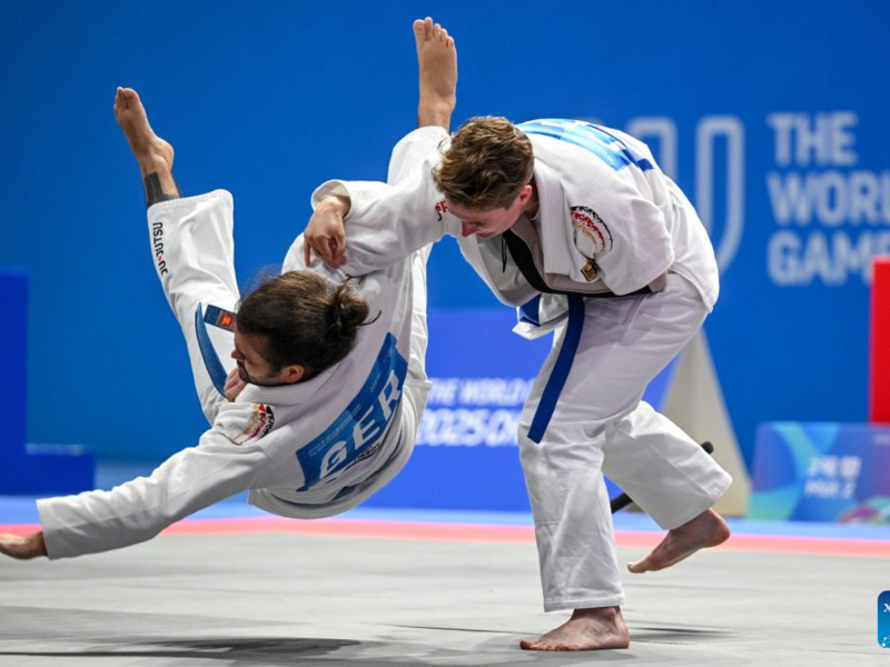 Christine Jahn verteidigt einen Angriff ihres Teampartners Alessandro Schober im Halbfinale gegen Mexiko. Beide haben im August bei den World Games 2025 in Chengdu (China) in der Disziplin Para Duo Ju-Jutsu teilgenommen und zusammen die Silbermedaille gewonnen.