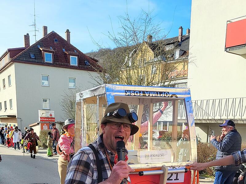 Viel los war am Faschingsdienstag, 4. März 2025, beim Faschingszug in Bad Brückenau.
