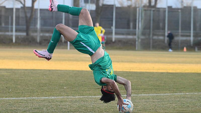 Sport Fu&szlig;ball Saison 2024 / 2025  Bayernliga Nord // 23. Spieltag am Samstag 08.03.2025 Spielort Sportpark am Kaulbachweg, Platz 1 | Kaulbachweg 31 | 93051 Regensburg  Spielbeginn 16.00 h   SSV Jahn Regensburg II (U21) gegen TSV Neudrossenfeld  Halbzeite