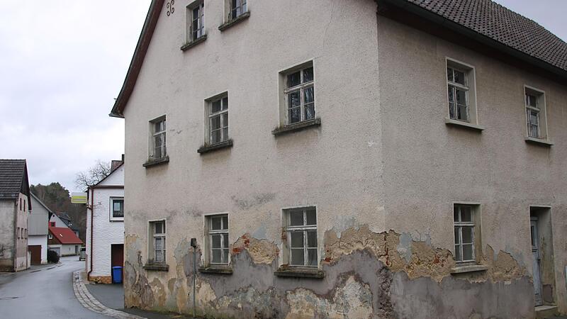 In der Thurnauer Straße ist nach dem geplanten Abriss mehrerer baufälliger Häuser ein Neubau vorgesehen. Bis zu zwölf Wohnungen könnten entstehen.