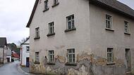 In der Thurnauer Straße ist nach dem geplanten Abriss mehrerer baufälliger Häuser ein Neubau vorgesehen. Bis zu zwölf Wohnungen könnten entstehen.