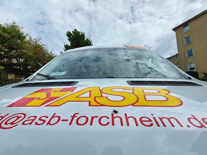 Drei Jahrzehnte lang brachten ASB-Fahrer Schüler zur Forchheimer Pestalozzischule. Damit ist nun Schluss – was Fahrer und Eltern verunsichert.Forchheim & Fränkische Schweiz Drei Jahrzehnte lang brachten ASB-Fahrer Schüler zur Forchheimer Pestalozzischule. Damit ist nun Schluss – was Fahrer und Eltern verunsichert.Forchheim & Fränkische Schweiz