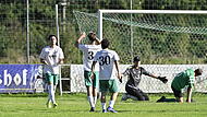 Die Haarbr&uuml;ckener jubeln, der Heldritter Keeper Fabian Engel hadert.