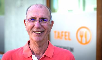 Peter Zilles l&auml;sst sich seinen Optimismus nicht rauben: Als Vorstand des Verbands Tafeln Bayern kennt er viele Geschichten &uuml;ber Armut, &Auml;ngste und Verschlimmerungen. Aber auch &uuml;ber Engagement und Ehrenamt.