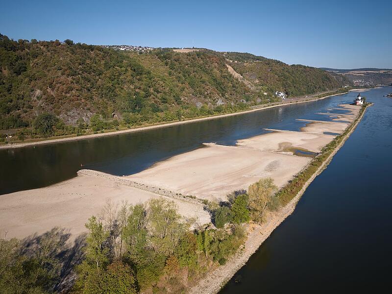 Wirtschaftliche Folgen des Rhein-Niedrigwassers Wirtschaftliche Folgen des Rhein-Niedrigwassers