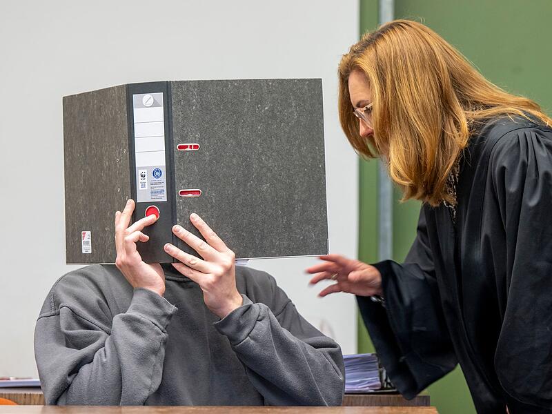 Prozessauftakt wegen Mordes an Stiefmutter