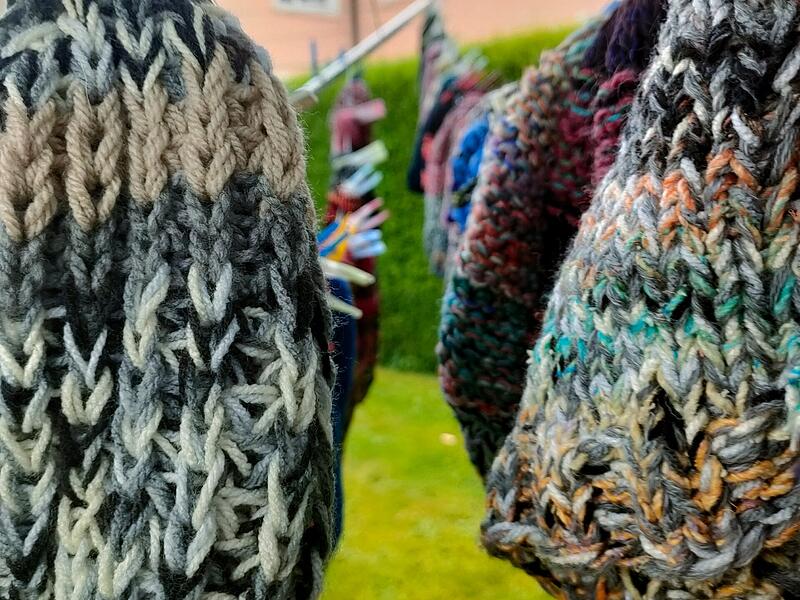 50 M&uuml;tzen hat Barbara Bieler schon gestrickt