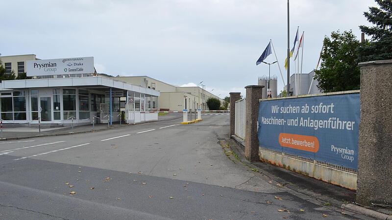 Am Tor wirbt Prysmian um neue Arbeitskr&auml;fte.