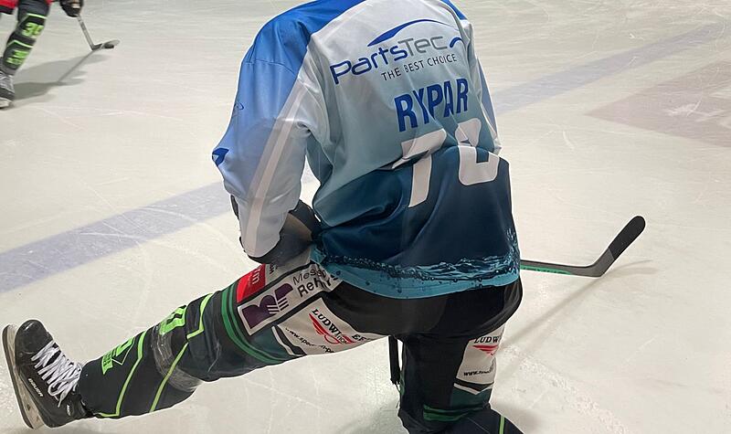 Höchstadt Alligators gegen EV Lindau Islanders: Warm-up Warm-up läuft, Patrick Rypar dehnt sich
