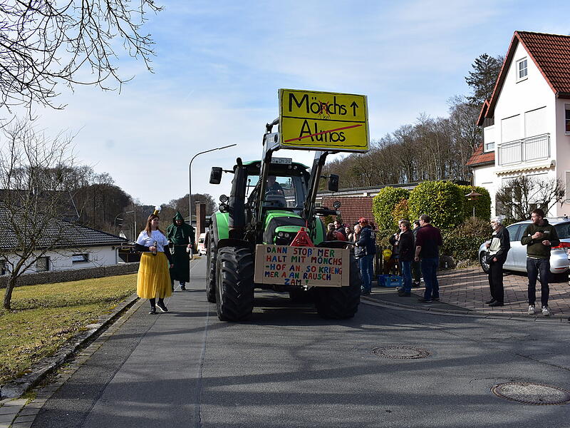 Viel los beim Hiltpoltsteiner Straßenfasching 2025 am FaschingsdienstagViel los beim Hiltpoltsteiner Straßenfasching 2025 am Faschingsdienstag Viel los beim Hiltpoltsteiner Straßenfasching 2025 am Faschingsdienstag