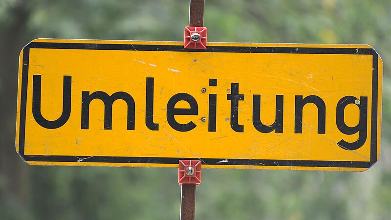 Stra&szlig;ensperrung - Symbolbild