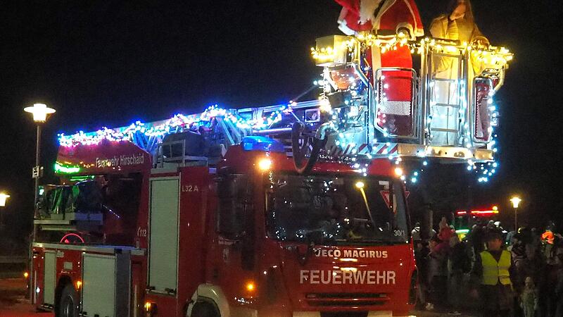 Die Hirschaider Feuerwehr hat schon 2023 ein besonderes Highlight geboten - und bekommt 2024 einen Ehrenplatz. Die Hirschaider Feuerwehr hat schon 2023 ein besonderes Highlight geboten - und bekommt 2024 einen Ehrenplatz.