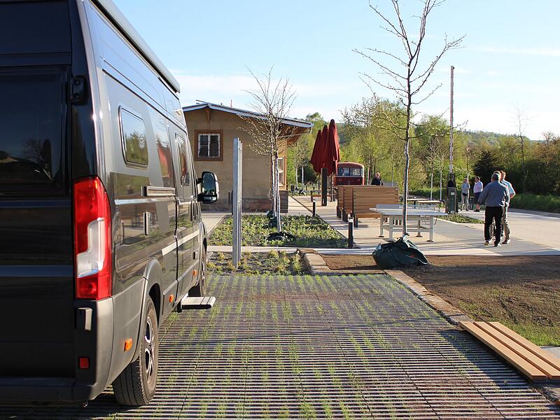 Die ersten Wohnmobilgäste am Stellplatz am Gleispark Rupboden waren diese Woche schon vor Ort. Die ersten Wohnmobilgäste am Stellplatz am Gleispark Rupboden waren diese Woche schon vor Ort.