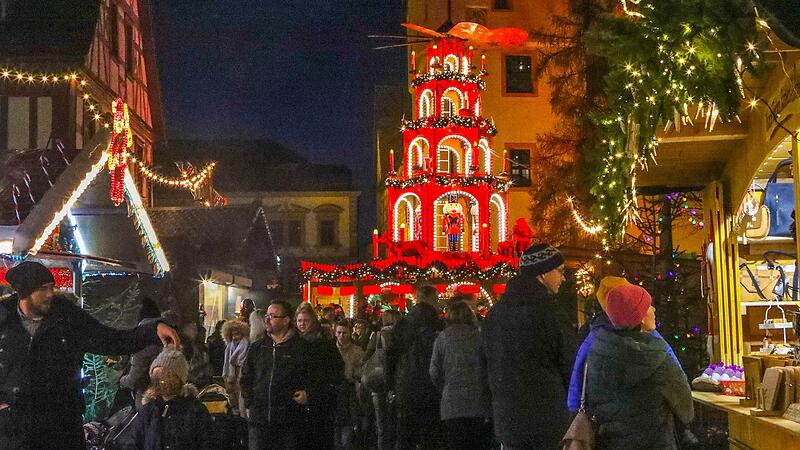 2019 fand der letzte richtige Weihnachtsmarkt in Forchheim statt. 2020 musste der Markt aufgrund der Corona-Pandemie ausfallen, stattdessen gab es kleine &bdquo;Weihnachtsinseln&ldquo;.Forchheim & Fr&auml;nkische Schweiz