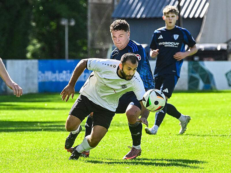 Der SC Sylvia Ebersdorf um Doppeltorschütze Florin Balan hat das Derby in der Bezirksliga West beim TSV Mönchröden II klar mit 3:0 gewonnen.