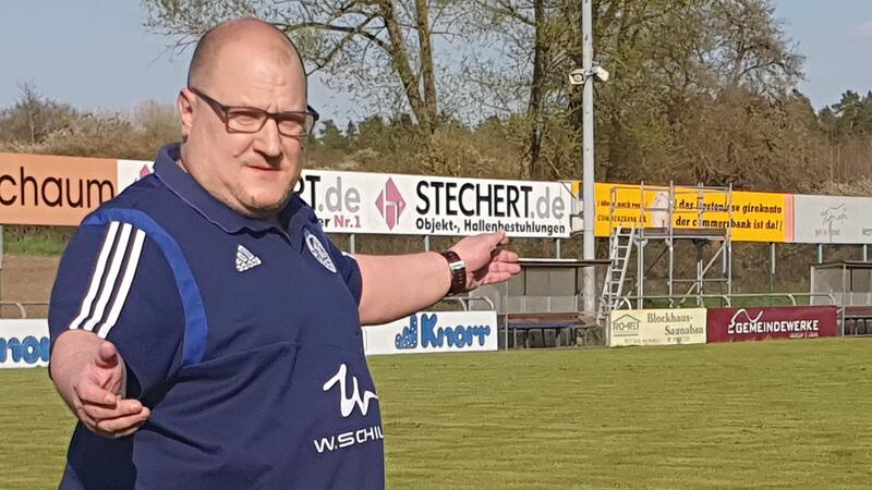 Manfred Kriesche rührt derzeit fleißig die Werbetrommel, um neue Fußballer für seinen VfL Frohnlach zu bekommen.