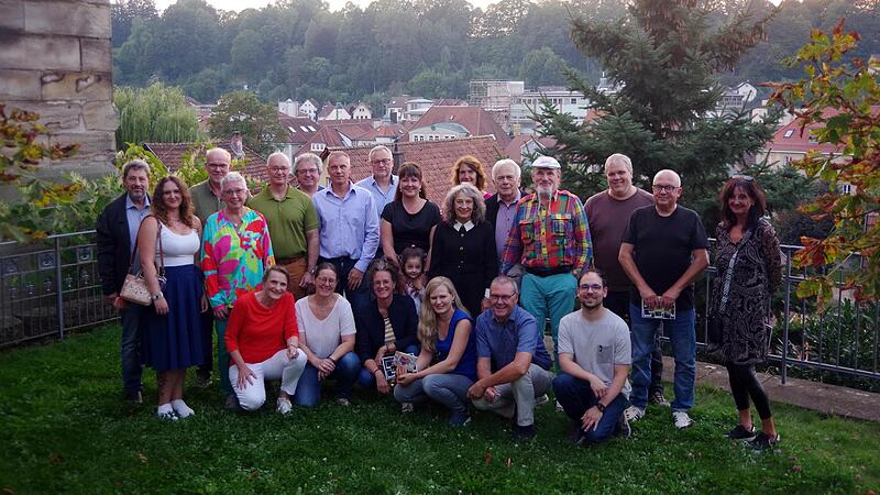 Die Preistr&auml;ger des diesj&auml;hrigen Foto-Wettbewerbs &bdquo;Kronach leuchtet&ldquo; durften sich &uuml;ber sch&ouml;ne Preise freuen.