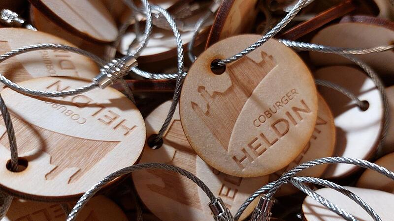 Im Makerspace der Coburger Creapolis waren die Schlüsselanhänger gefertigt worden, die am Ende an die Ehrengäste des Empfangs verteilt wurden.