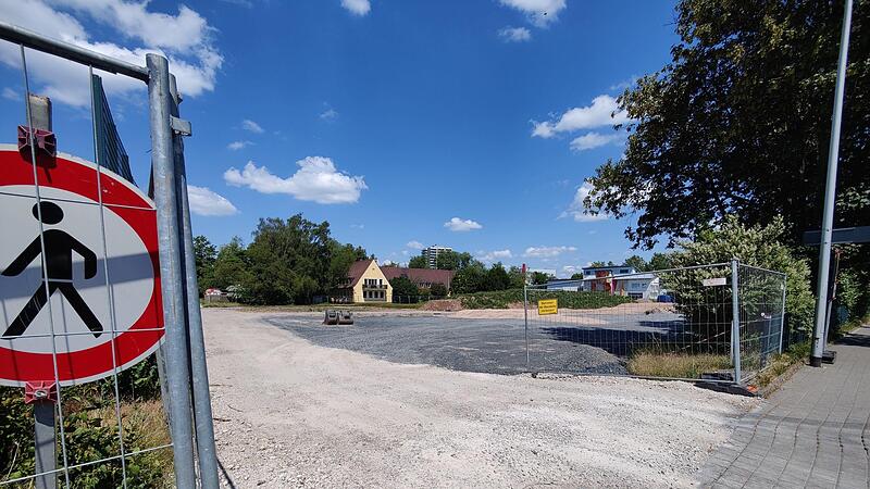 Bis Ende des Jahres soll hier eine Trendsportanlage mit Skatebahn  errichtet sein.