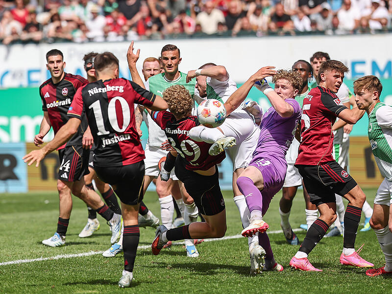 Die SpVgg Greuther F&uuml;rth und der 1. FC N&uuml;rnberg trennten sich unentschieden. Das Frankenderby gibt es in unserer Einzelkritik.