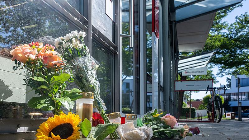 Nach tödlicher Messerattacke in Bankfiliale Nach tödlicher Messerattacke in Bankfiliale