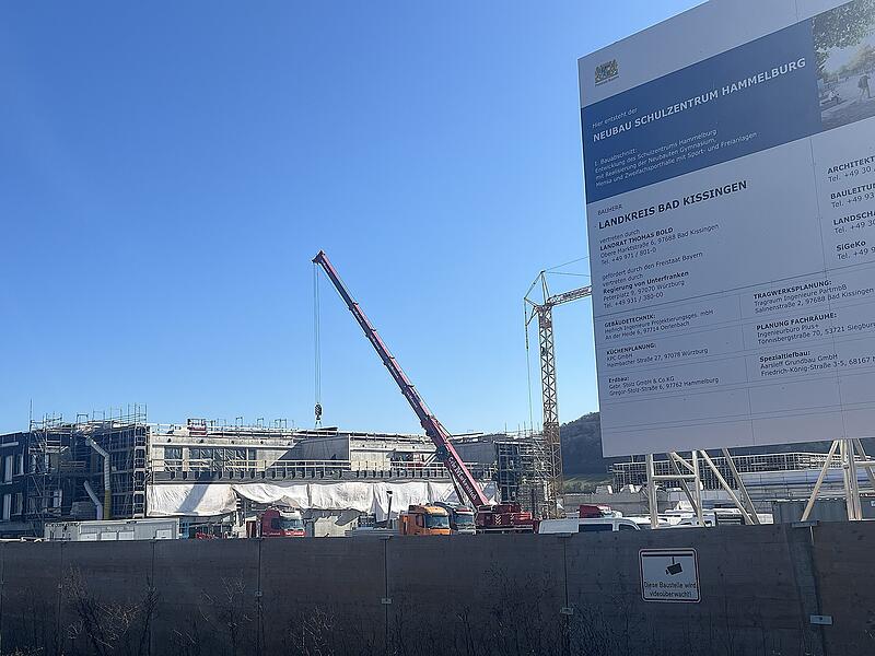 Anfang März 2026 feiert der Landkreis am neuen Schulzentrum in Hammelburg das Richtfest für den ersten Bauabschnitt. Anfang März 2026 feiert der Landkreis am neuen Schulzentrum in Hammelburg das Richtfest für den ersten Bauabschnitt.